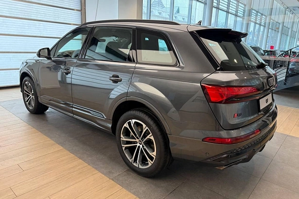 Q7 45 TFSI quattro tiptronic 2.0 AT 4WD (252 л.с.) фото 3