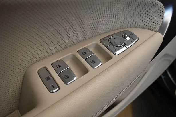 G70 Advance 2.0 AT 4WD (197 л.с.) фото 17