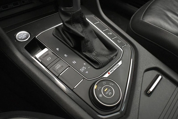 Tiguan Connect Plus 1.4 AMT 4WD (150 л.с.) фото 24