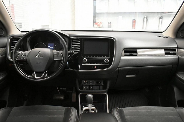 Outlander Instyle 2.0 CVT 4WD (146 л.с.) фото 9