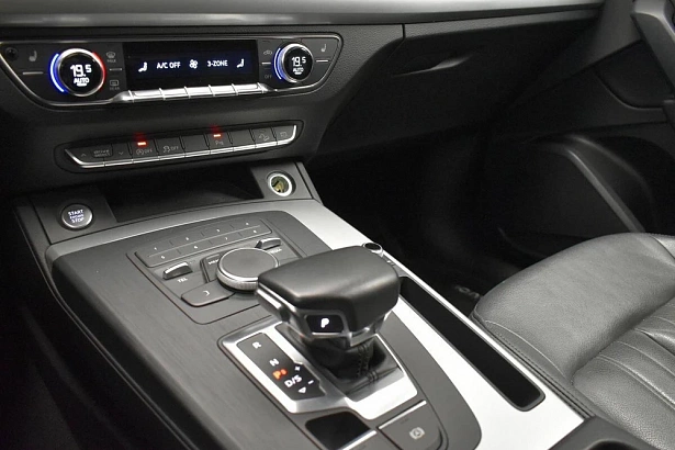 Q5 Sport 2.0 AMT 4WD (249 л.с.) фото 25