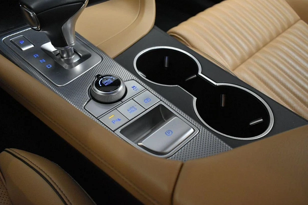 G70 Supreme 2.0 AT 4WD (197 л.с.) фото 28