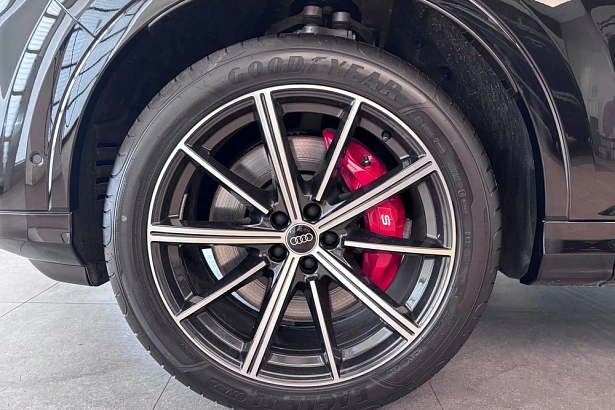 SQ7 TFSI Tiptronic 4.0 AT 4WD (507 л.с.) фото 20