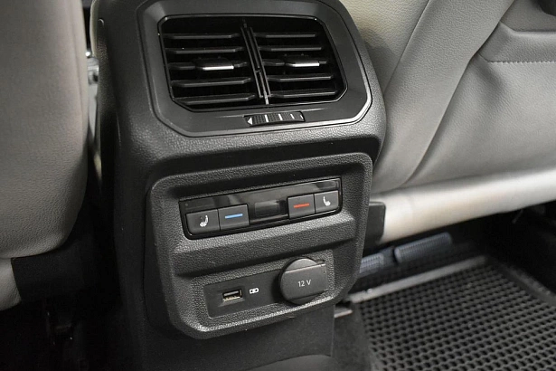 Tiguan Connect Plus 2.0d AMT 4WD (150 л.с.) фото 25