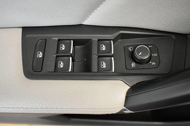 Tiguan Connect Plus 2.0d AMT 4WD (150 л.с.) фото 17