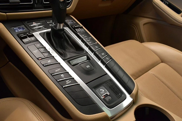 Macan Base 2.0 AMT 4WD (252 л.с.) фото 23