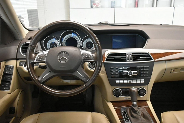 C-Класс Base 300 3.5 BlueEfficiency AT 4Matic (250 л.с.) фото 11
