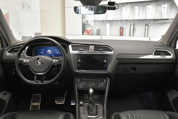 Tiguan Connect Plus 1.4 AMT 4WD (150 л.с.) фото 8