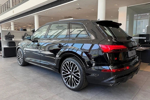 SQ7 TFSI Tiptronic 4.0 AT 4WD (507 л.с.) фото 3
