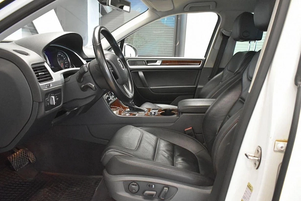 Touareg Base 3.6 AT 4WD (249 л.с.) фото 10