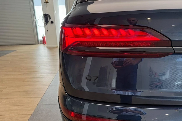 Q7 45 TFSI quattro tiptronic 2.0 AT 4WD (252 л.с.) фото 16