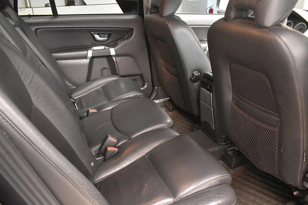 XC90 Base 2.5 AT 4WD (5 мест) (210 л.с.) фото 10
